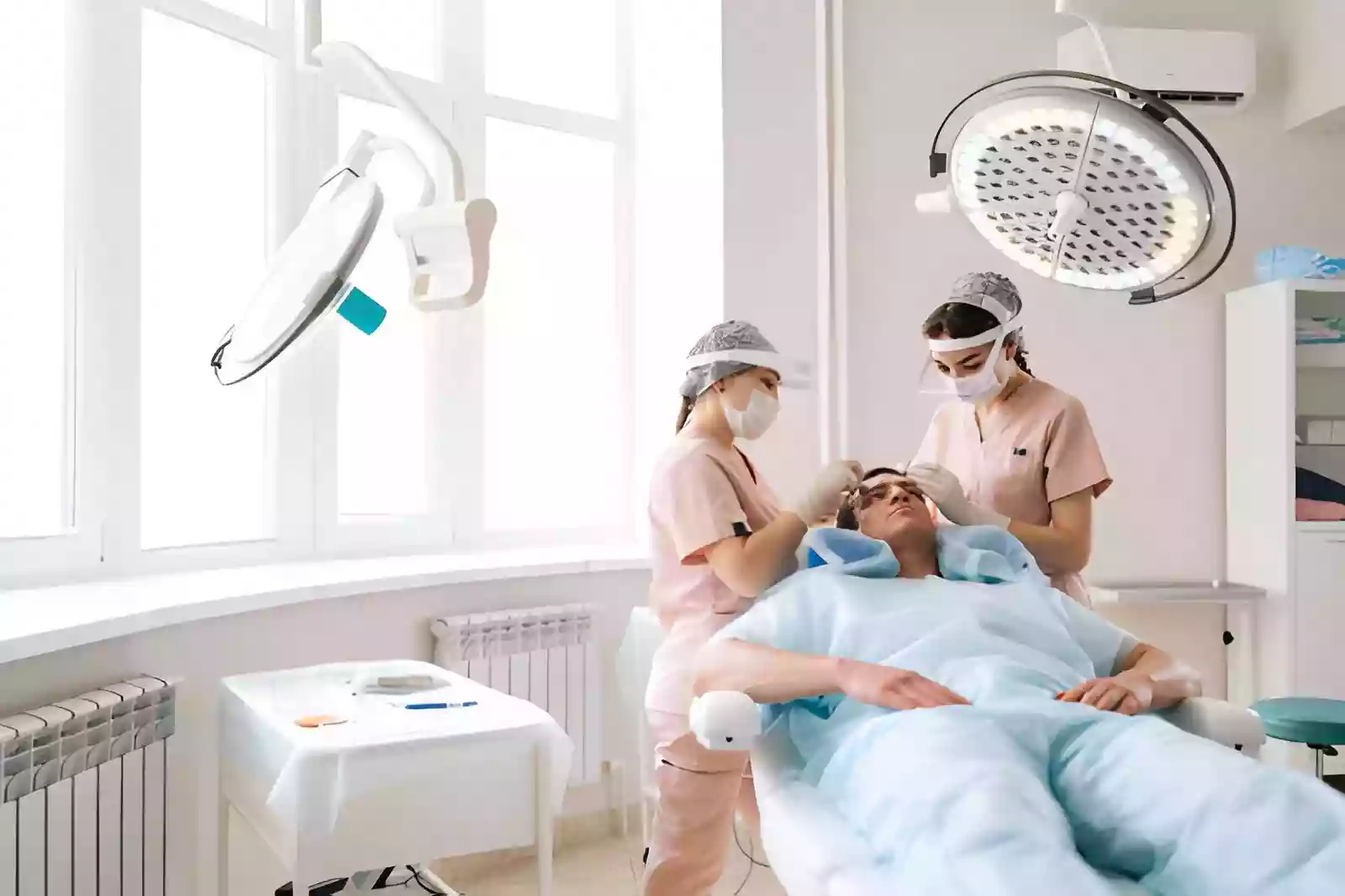 Sapphire FUE Hair Transplant Antalya Turkey recipient-site preparation